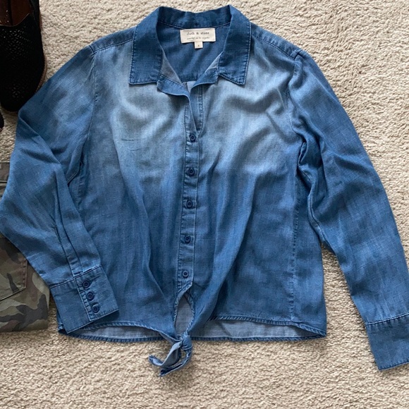 Cloth and Stone Chambray Tie Front Top - Picture 2 of 6